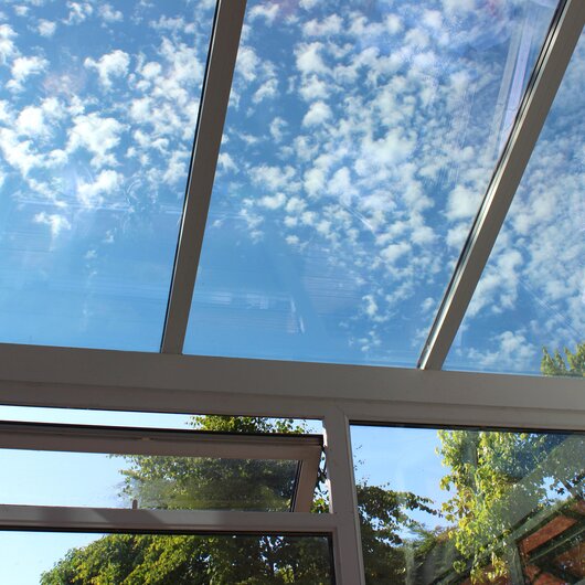 Wood-aluminium conservatory from the inside | © iStock-499130209