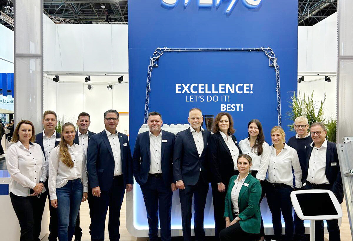 Dreizehn köpfiges Messe-Team der ALUMINIUM 2024 in Düsseldorf