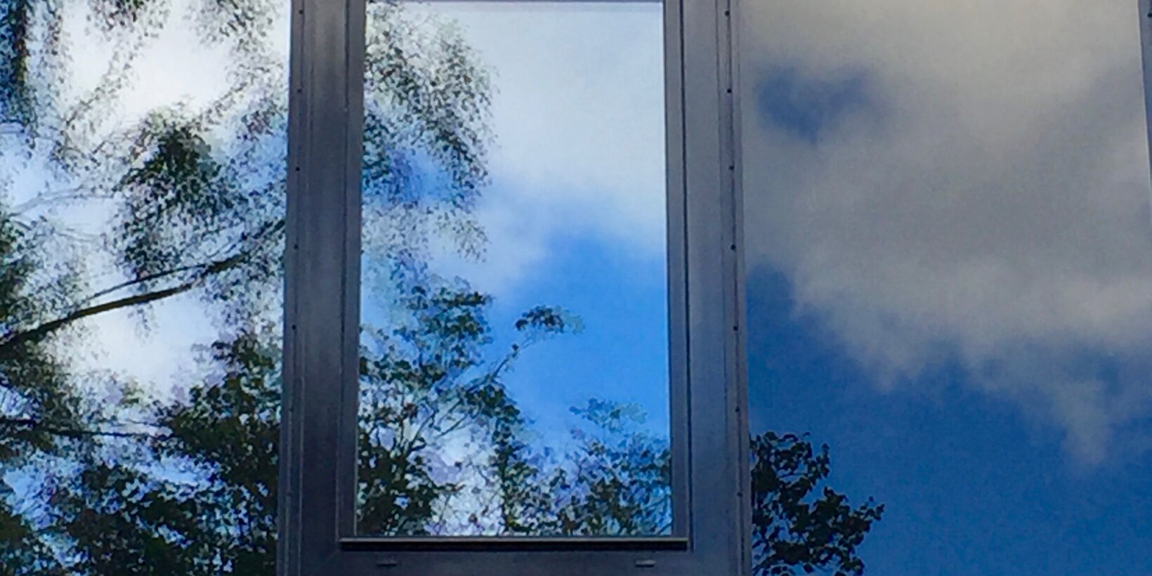 Detailaufnahme des Holz-Aluminium-Renovierungssystem Holzplus von BUG des Bernhard Schmidt Gebäudes in Tallin, Estland