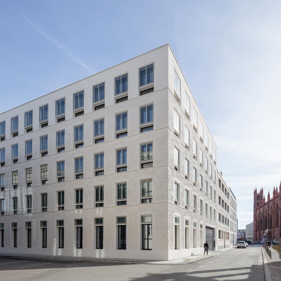 Gebäudeansicht des Bürohaus am Schinkelplatz in Berlin