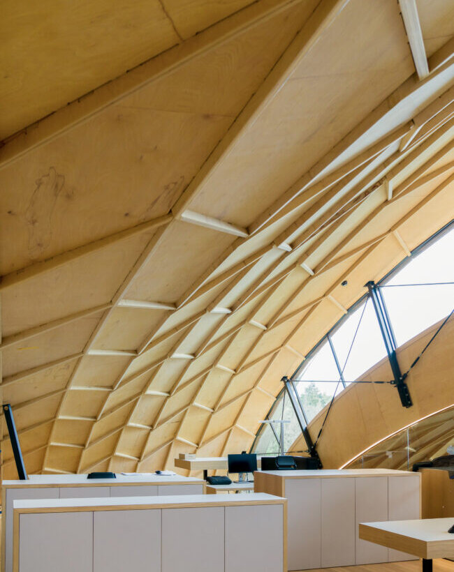 Innere Bogenansicht vom Büroraum von Annen plus