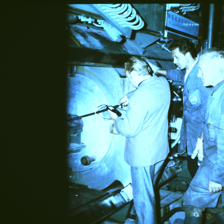BUG employees at the extrusion press in Vogt