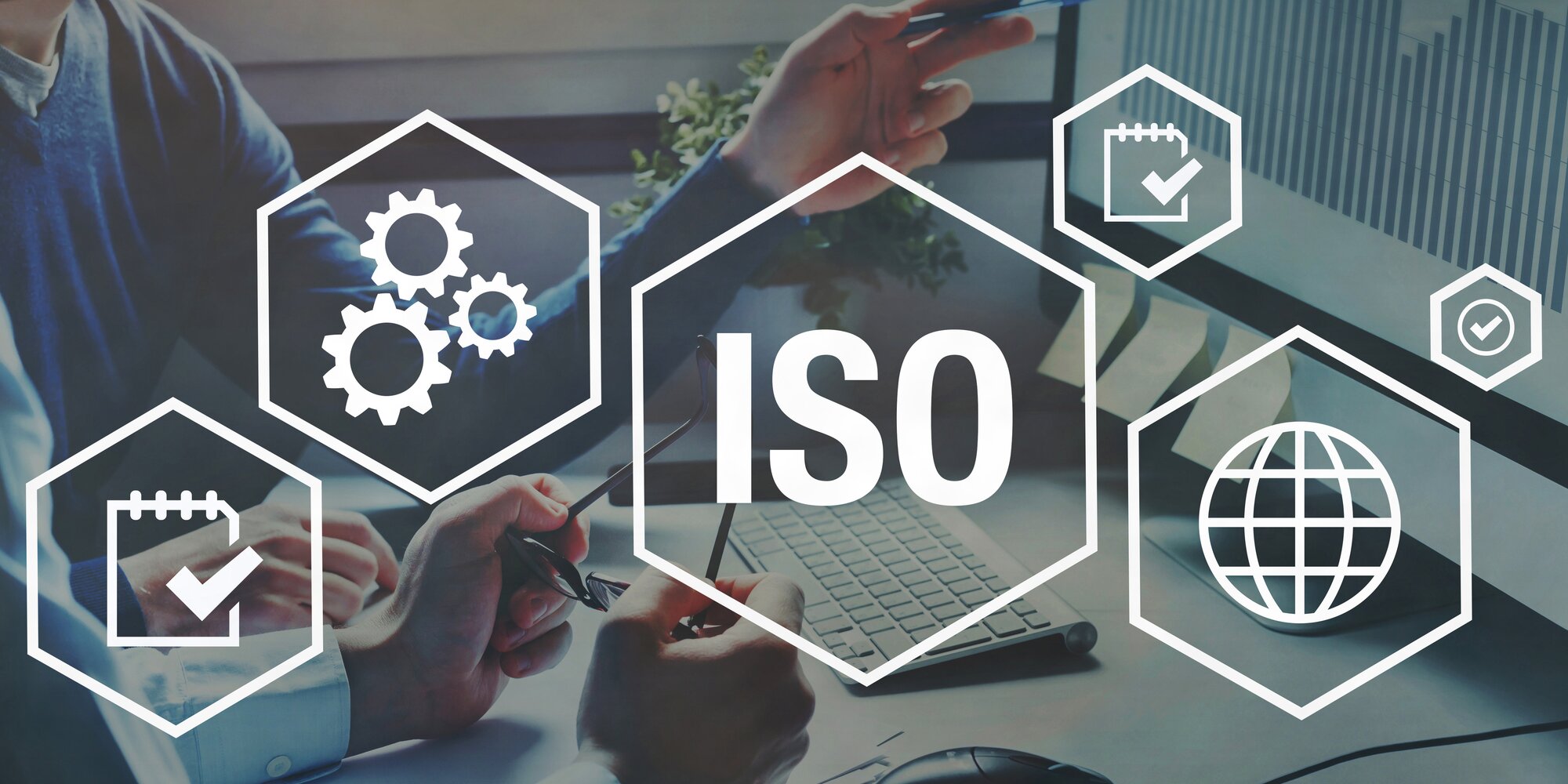 Evaluation data with icons | © iStock-1271796778